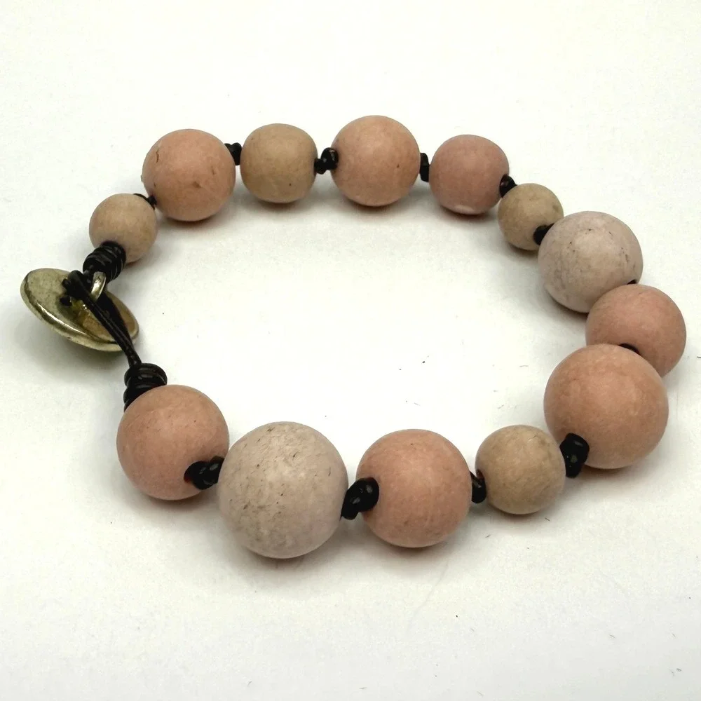 Fossil Wood Beaded Bracelet Dirty Rose Brown Cord Accent Button Clasp Size 6